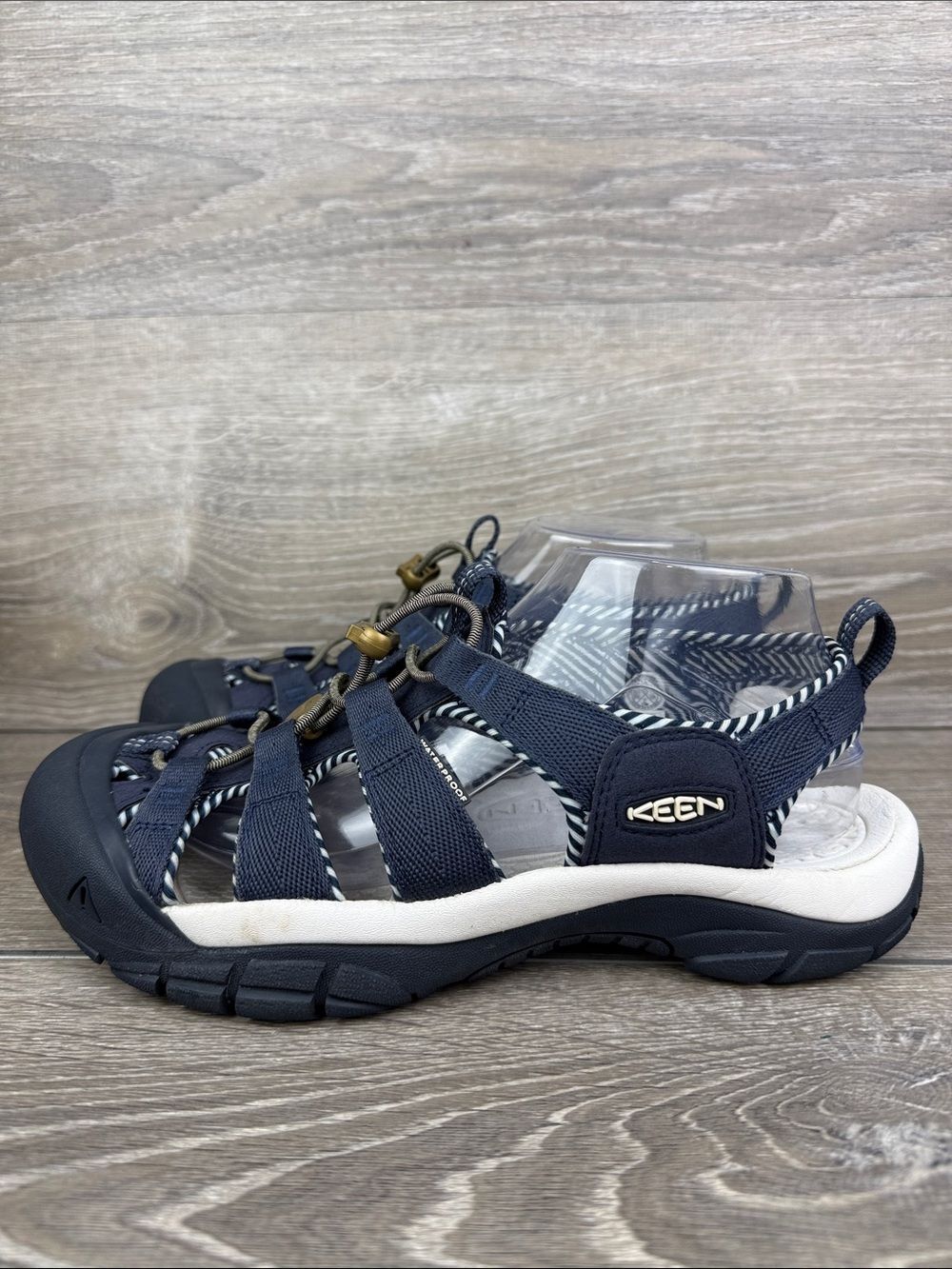 Keen Newport H2 Waterproof Navy White Pinstripe Women’s Sz 10 Hiking Sandals - Picture 3 of 10